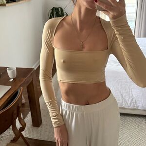WeWoreWhat Women’s Long-Sleeve Cropped Seamless Top in Beige